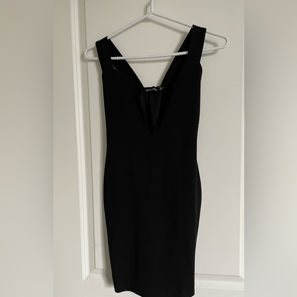 Little black dress size 4 deep v - Picture 1 of 4